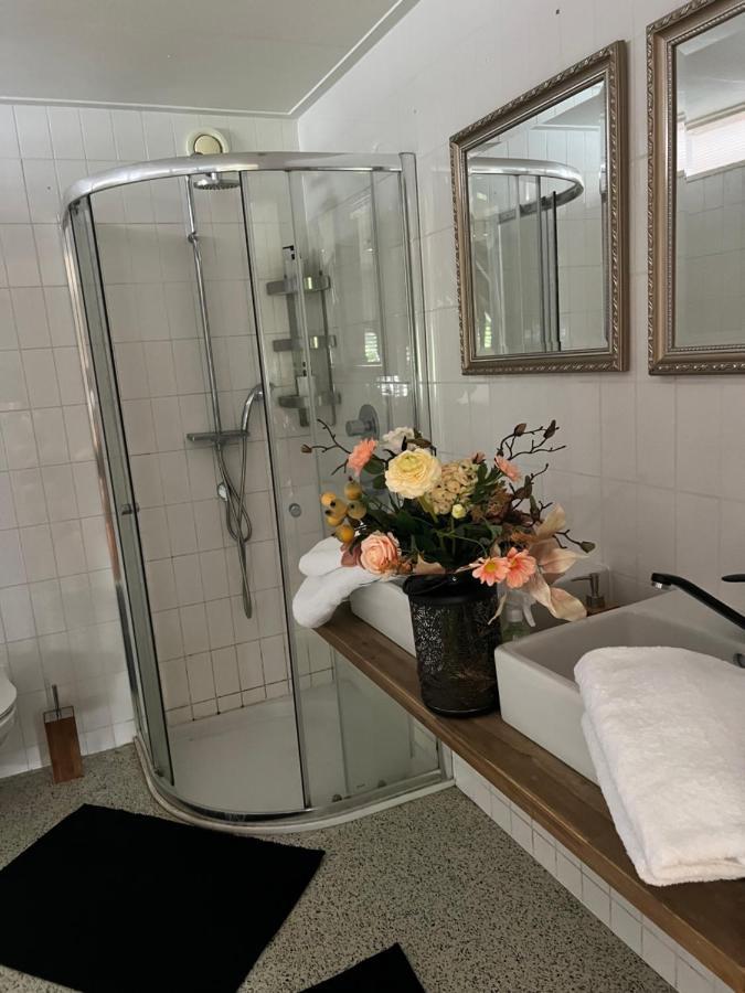 La Dolce Vita Suites ลีวาร์เดิน ภายนอก รูปภาพ