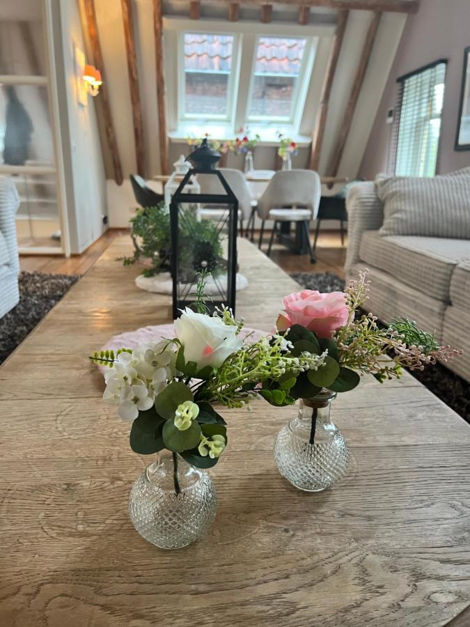 La Dolce Vita Suites ลีวาร์เดิน ภายนอก รูปภาพ
