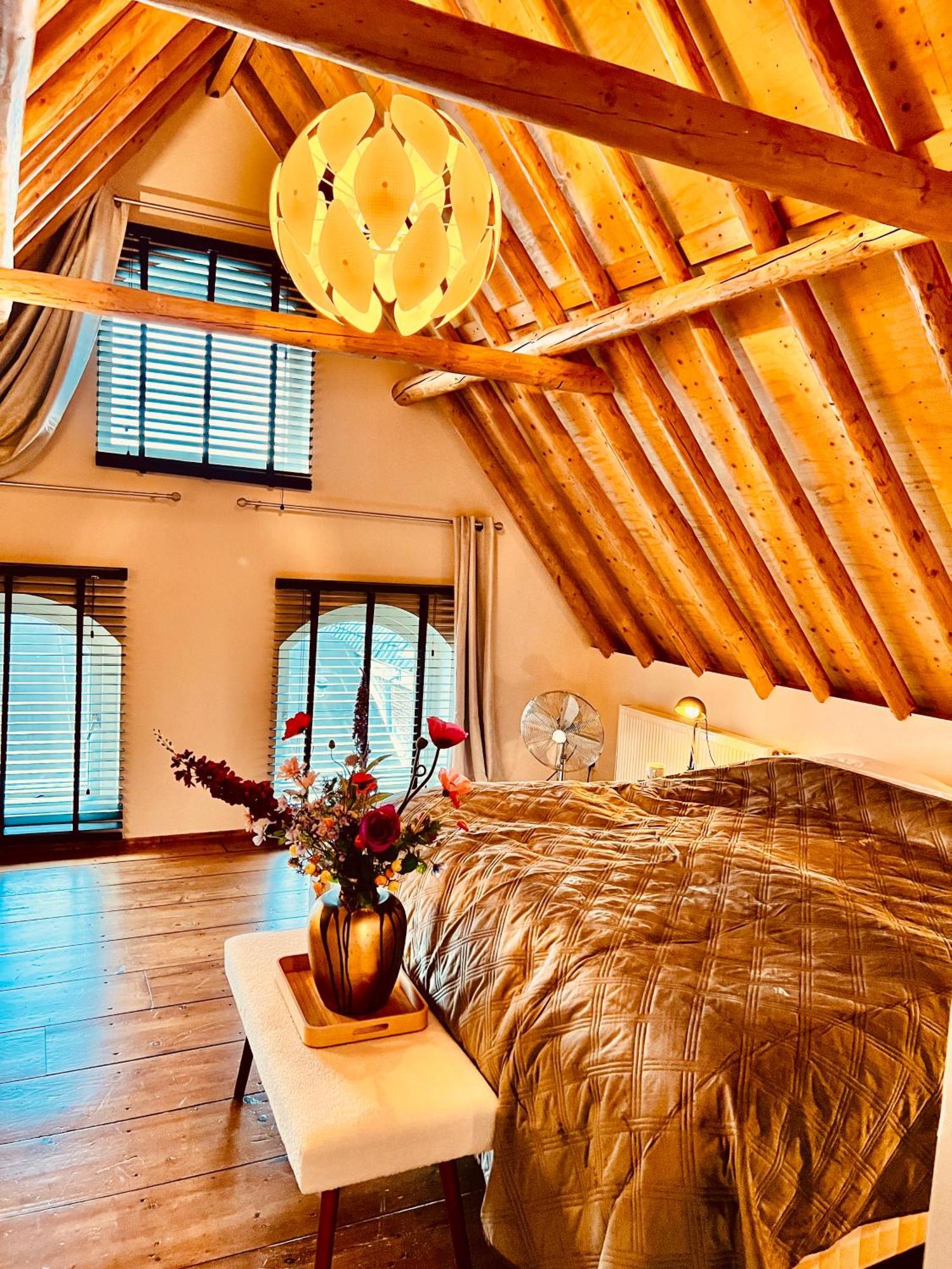 La Dolce Vita Suites ลีวาร์เดิน ภายนอก รูปภาพ
